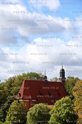 Zukowo.  Kosciol pw. Wniebowziecia Najswietszej Maryi...