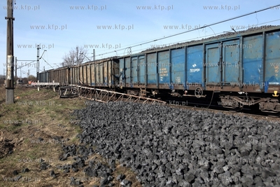 Pociąg towarowy z węglem ze Śląska do portu w Gdańsku,...