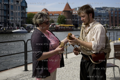Gdańsk. Spichlerz Królewski na Ołowiance. Pokaz...