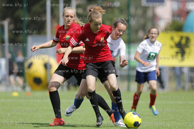 Gdansk Zaspa. Pilkarski turniej dzikich druzyn Do przerwy...