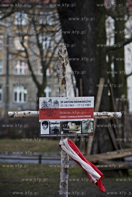 Budowa pomnika upamiętniającego tragiczną smierć...
