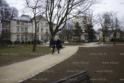 Sopot. Park przy Willi Herbstów.
30.03.2017
fot....