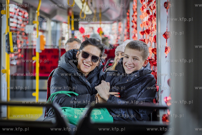Specjalnie udekorowany walentynkowy tramwaj Bombardier...