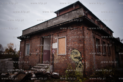 Kolejne budynki Stoczni Gdanskiej do wyburzenia .Tym...