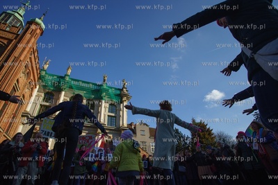 Gdańsk. 16. Manifa 2020 pod hasłem "Kobiety i Ziemia...