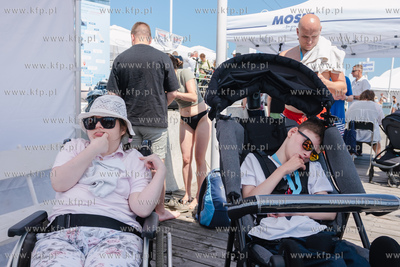 Sopot. 12. Charytatywny skok z molo do morza dla Moniki...