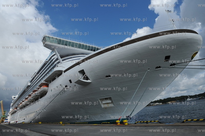 Wycieczkowiec Emerald Princess jest najwiekszym statkiem...