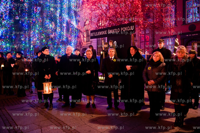 Gdansk. Dlugi Targ. Betlejemskie Swiatlo Pokoju 2011....