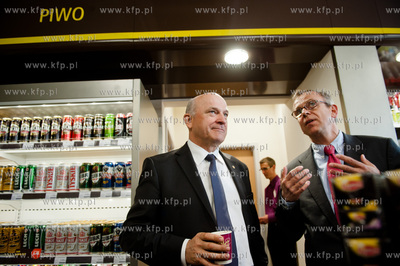 Gdansk. Nowo otwarta stacja benzynowa grupy Lotos....