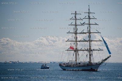 Gdynia. Uroczyste przywitanie zaglowca STS Fryderyk...