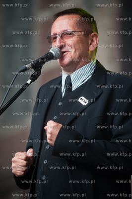 Gdansk. Scena na Dlugim Targu. Wystep kabaretu OT.TO...