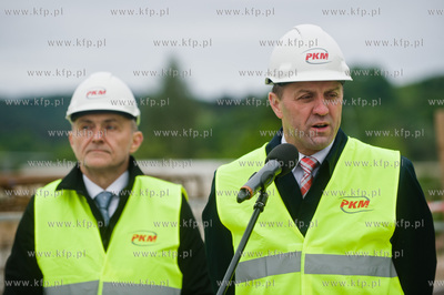 Gdansk. Powstajacy wiadukt Pomorskiej Kolei Metropolitalnej...