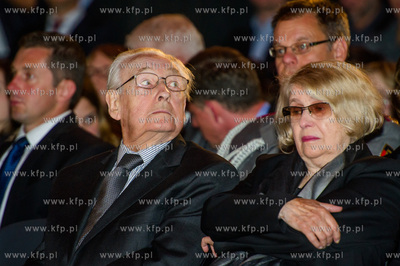 Gdansk. Byly zbiornik gazowy na terenie Polskiej Spolki...