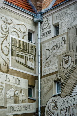 Gdansk. Odnowione fasady kamienic przy ulicy Szerokiej.
09.02.2015
fot....