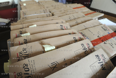 Przed gdanskim sadem rozpoczal sie dzisiaj glowny proces...