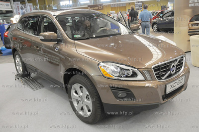 Trojmiejskie Targi Motoryzacyjne w hali wystawienniczej...