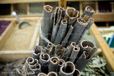 Aqaba Jordania. Przyprawy orientalne. 03.11.2009  Fot....