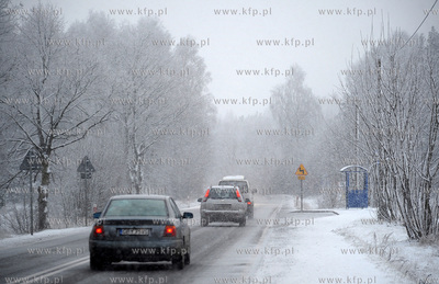 Zimowa aura na drodze krajowej nr 20, Koscierzyna -...