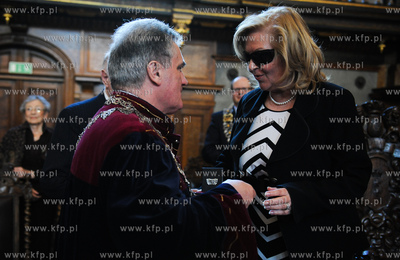 Gdansk. Dwor Artusa. Wreczenie Medali sw. Wojciecha...