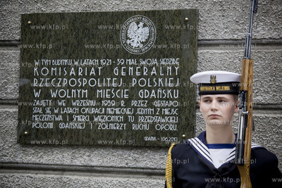 Uroczystosc odsloniecia dwoch tablic pamiatkowych na...