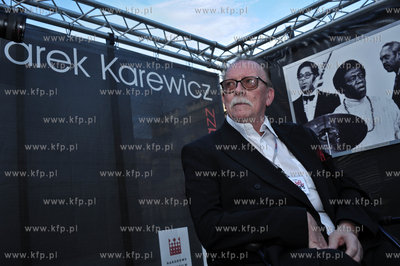 Uroczyste odsloniecie dloni artystow widowiska jazzowego...