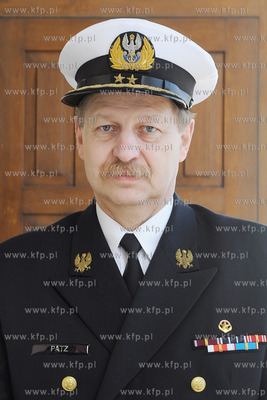 Gdynia. Zlozenie wiencow i wiazanek kwiatow pod Plyta...