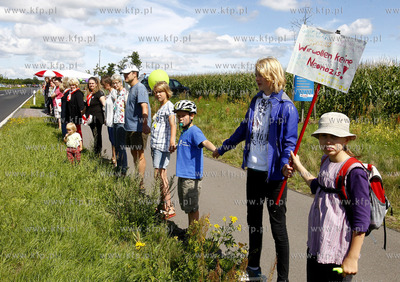 Niemcy. Manifestacja mieszkancow Pasewalku i okolicznych...