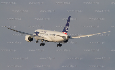 Boeing 787-800 Dreamliner Polskich Linii Lotniczych...