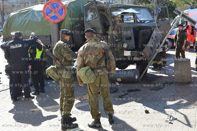 Na skrzyzowaniu ulic 10 Lutego i Swietojanskiej w Gdyni...