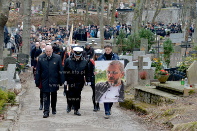 Rodzina, przyjaciele, znajomi, wspolpracownicy - setki...