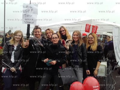 Ogólnopolski strajk kobiet w Gdyni na Skwerze Kościuszki....