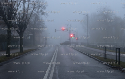 Zamglony Pruszcz Gdański. Ulica Wojska Polskiego....