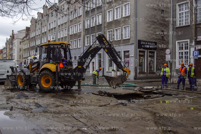 Gdańsk. Awaria wodociągu na ul. Szerokiej między...