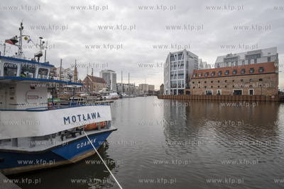 Gdańsk. Nowa zabudowa Wyspy Spichrzów, m.in. hotel...
