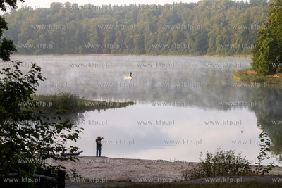 Poranne wędkowanie na jeziorze Otomin. 01.09.2024....