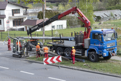 Wymiana słupów oświetleniowych na Trakcie św. Wojciecha...