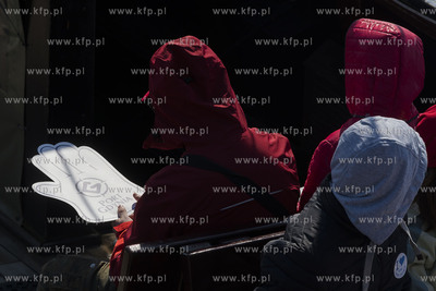 Gdynia. Rejs powitalny pierwszego w tym sezonie statku...