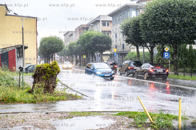 Wejherowo, ul. Św. Jana. Ulewny deszcz z gradem.10.08.2021...