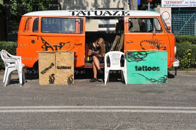 Wladyslawowo. W starym volkswagenie busie mozna sobie...