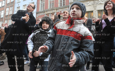 Na 100 dni przed rozpoczeciem Euro2012 na ulicy Dlugiej...