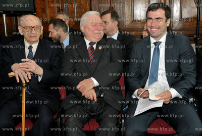 70 urodziny Lecha Walesy. Uroczysta gala wreczenia...