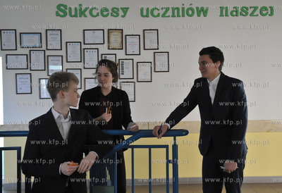 Egzamin maturalny w XX LO w Gdansku w dzielnicy Piecki-Migowo,...