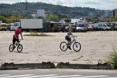 Gdańak Zaspa. Na dawnym pasie startowym obecnie al....