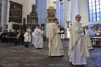 Gdańsk. Bazylika Mariaka. Msza rezurekcyjna koncelebrowana...