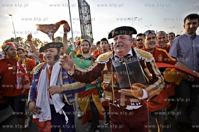Gdansk Arena. Kibice wchodza na mecz Mistrzostw Europy...