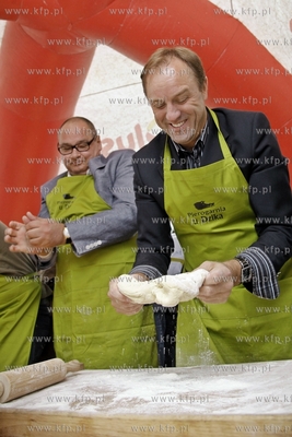 XI Gdanskie Swieto Pieroga na Targu Weglowym. Zawody...