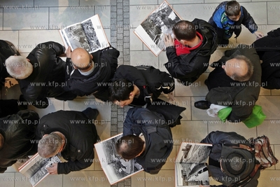 Gdansk. Centrum Handlowe Manhattan. Promocja albumu...