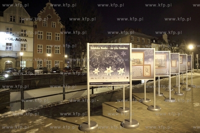 Swieto Gdanskiej Nauki. Nz. plenerowa prezentacja przygotowana...