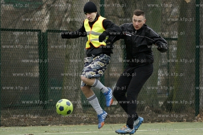 Gdansk Zaspa. Pilkarski turniej dzikich druzyn Do przerwy...