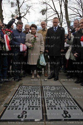 Gdańsk. Cmentarz garnizonowy. Odsłonięcie tablicy...